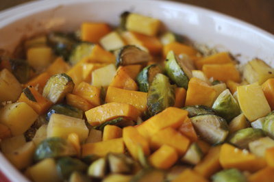 A bowl of food that is sitting on the table.